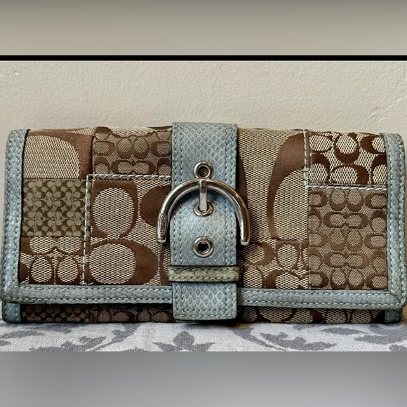 Stunning Coach Purse WITH Matching Wallet - Picture 13 of 16